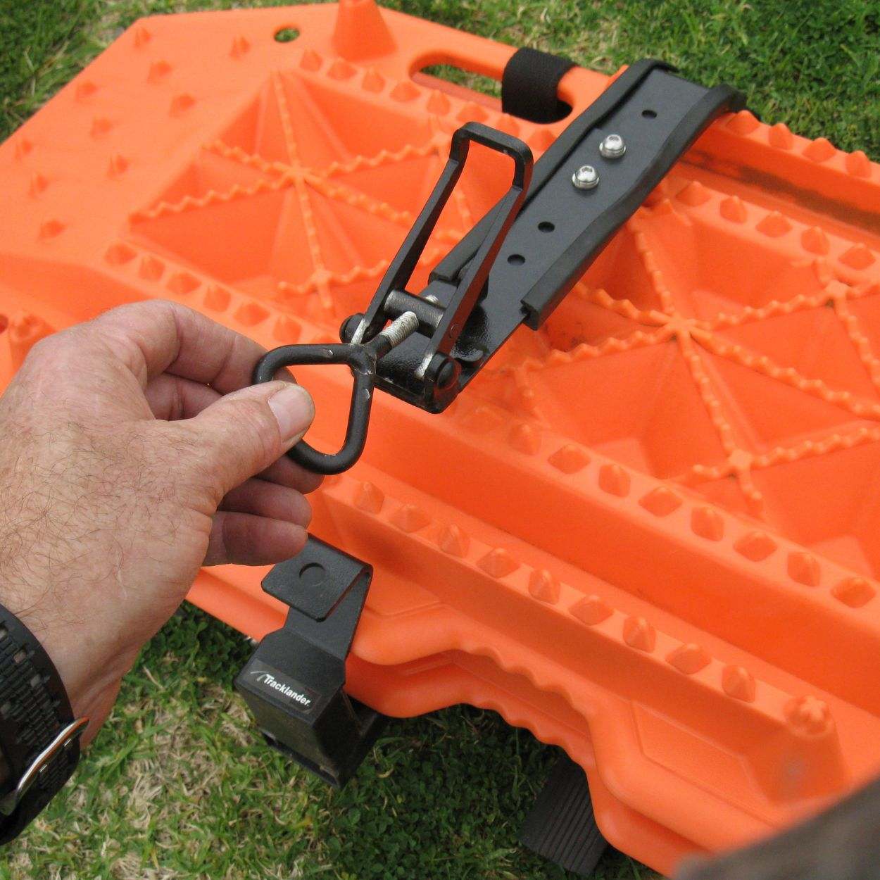 TLRMTH Tracklander Lockable Recovery Track Holder (3)