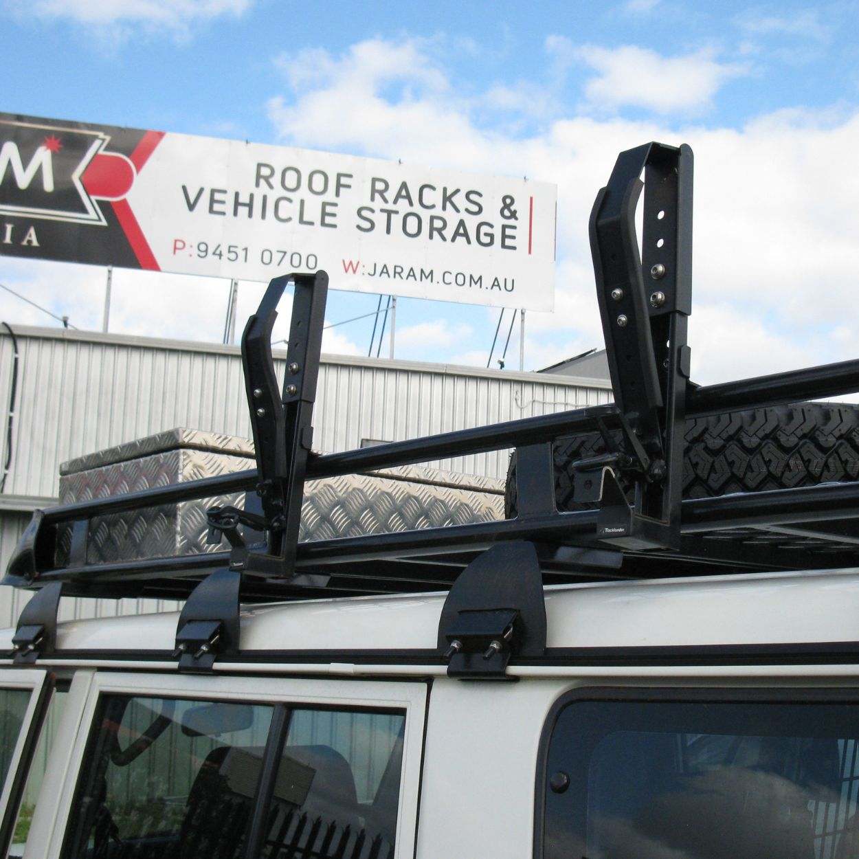 TLRMTH Tracklander Lockable Recovery Track Holder (4)